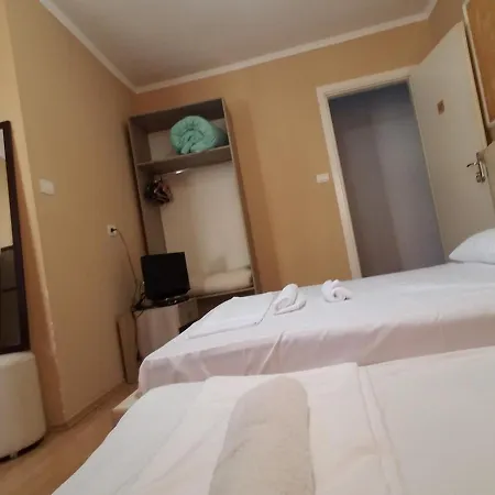 Dapelli Tirana